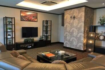 Kinta Riverfront Hotel & Suites