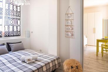 Bed And Breakfast Bric & Brac