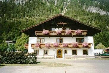 مبيت وإفطار Stöffelhof