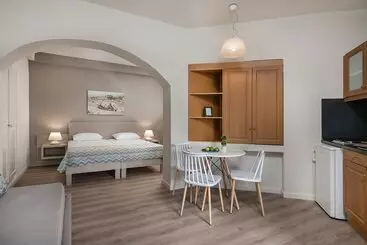 Hotel Alianthos Suites