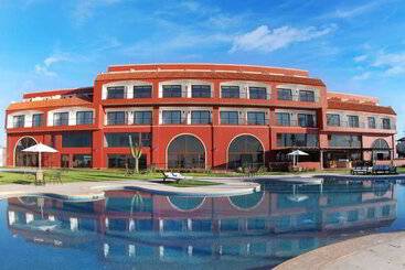 La Posada Hotel & Beach Club