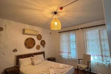 בית מלון כפרי Mor Salkım Konağı