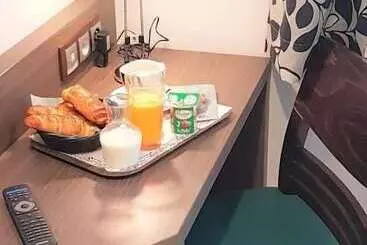 Отель The Originals City, L Haut Aile, Coquelles Calais Tunnel S/manche L Hautaile