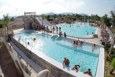 בקתות Alannia Els Prats