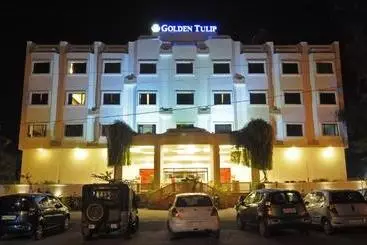 בית מלון כפרי Golden Tulip Udaipur