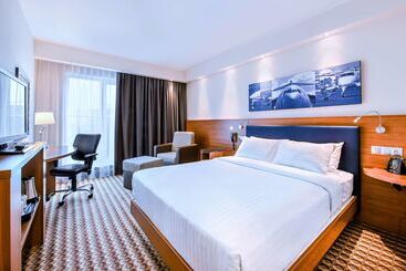 فندق Hampton By Hilton Warsaw Airport