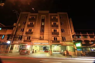 Hotel Reddoorz Plus @ One Liberty  Kalayaan Avenue