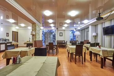 Отель Pioner Lux