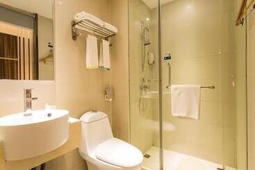 هتل City Comfort Inn Nanning Dashatian Metro Station