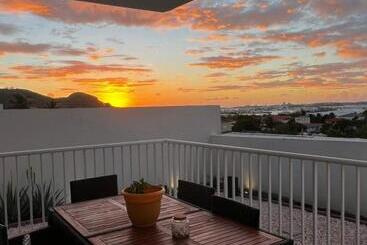 تختخواب و صبحانه Menpour Apartments Complex