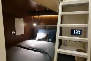 هتل Sleep  N Fly Sleep Lounge, South Node   Transit Only