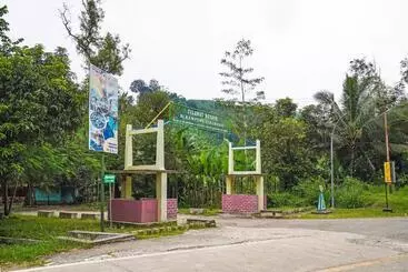 Hotel Spot On 90916 Eco Tourism Geopark Rajamandala Homestay