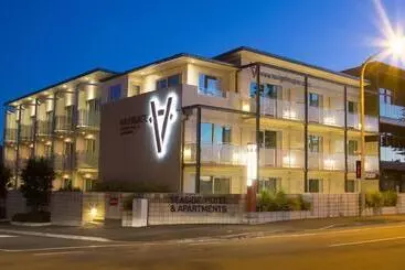 Navigate Seaside Hotel & Apartments