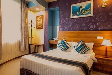 Umet Seaview Hotel With Free Roundtrip Airport Pick Up And Drop Off