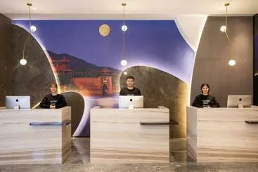 Atour Hotel Wuhan Guanggu Qingnianhui Jinronggang