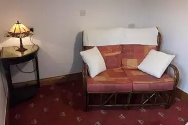Bed & Breakfast Cedar Lodge Accommodation H91 Cf9d