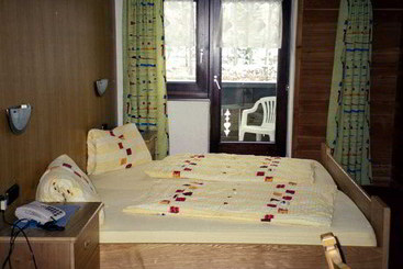 Hotelli Gasthof  Pension Bergheimat