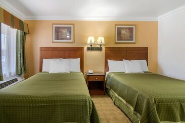 Отель Rodeway Inn Adelanto Us 395