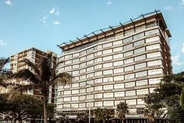 בית מלון כפרי Belaire Suites