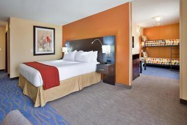 فندق Holiday Inn Express & Suites St Louis Airport, An Ihg