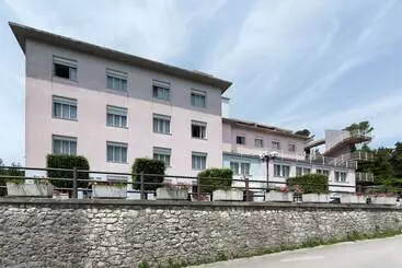 هتل Del Lago Piediluco Active & Spa