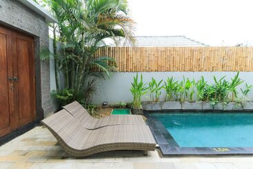 בית מלון כפרי The Widyas Bali Villa