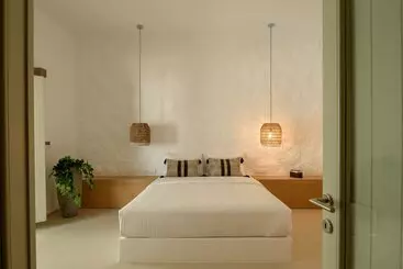 هتل Este Luxury Suites