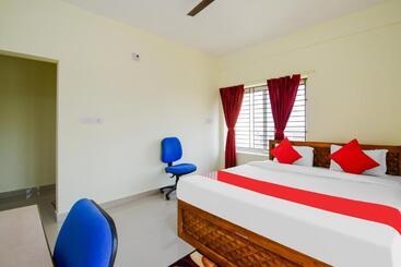 O U Tech Hotel And Restaurant