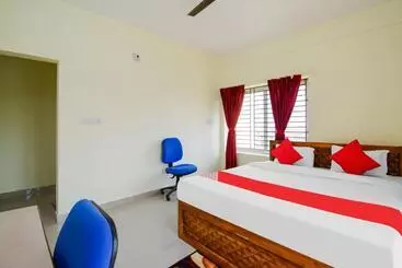 O U Tech Hotel And Restaurant