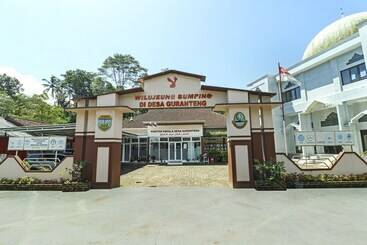 Hotel Oyo Homes 90956 Desa Wisata Guranteng