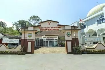 Hotel Oyo Homes 90956 Desa Wisata Guranteng