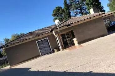 ペンション Pozi Guest House