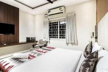 Lägenhetshotell Stayeasy Tiruvanmiyur