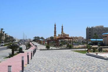 Huoneistohotelli Tiba Resort F22 Near To Elgouna