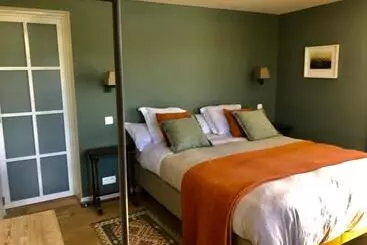 ベッドアンドブレックファースト La Maison Blanche De Martué