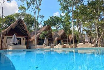 هتل Magic Xcacel Tulum