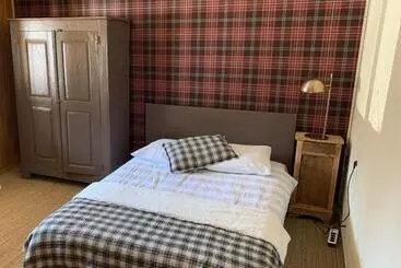 تختخواب و صبحانه Le Chalet De Plainpalais