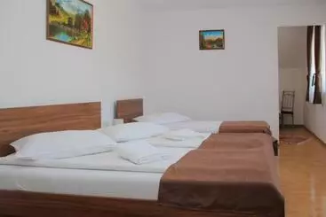 Nocleg ze śniadaniem Apartamente Gergely Apartmanok