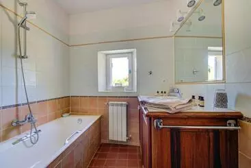 Aamiaismajoitus (B&B) Les Chambres Du Perussier