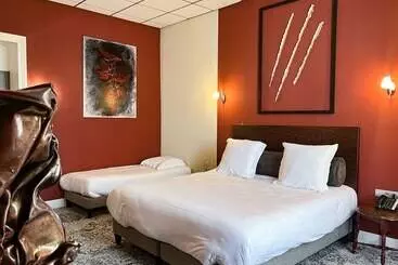 هتل Château De La Barge