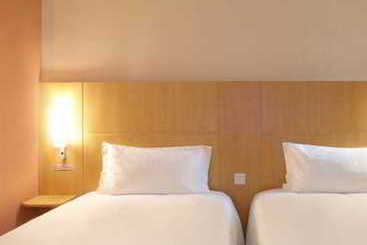 Отель Ibis Guangzhou Gdd