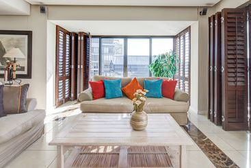 בית מלון כפרי V&a Waterfront Marina