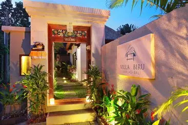 ホテル Villa Biru