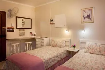 Eagle S Nest B&b/self Catering