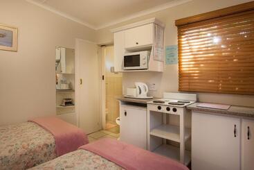 Eagle S Nest B&b/self Catering