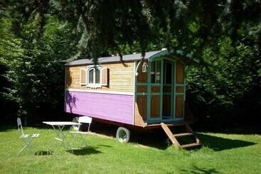 בית מלון כפרי Les Roulottes De La Baronnie