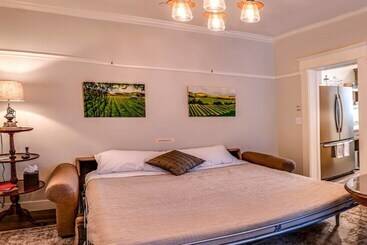 Kır Evi Redtail Suites ~ Entire Home ~ Sleeps 12 ~ Tesla Station