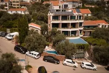 ویلا Apartments And Rooms Levantin Inn