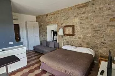 پانسیون Essential & Parking In Centro Città Con Parcheggio Privato E Wifi