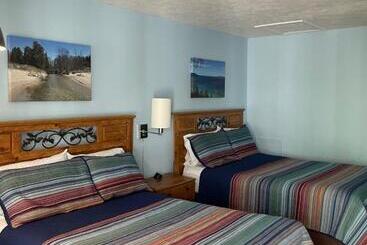 Motel M22 Inn Glen Arbor